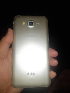 Samsung J7