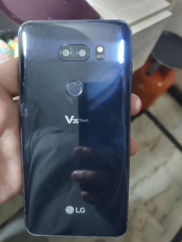 LG V35 Non PTA 6-64 Spot 1