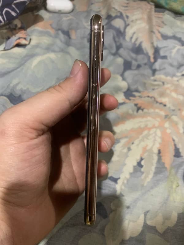 XS MAX 64 GB GOLD PTA APPROVED 1