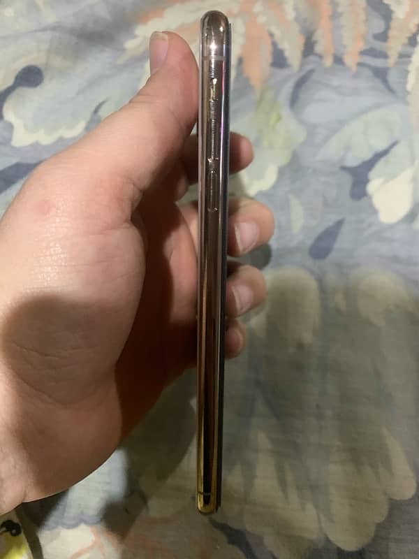 XS MAX 64 GB GOLD PTA APPROVED 4