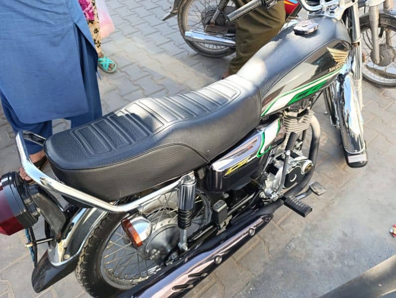 Honda Cg 125 SE black 2023 for sale 3