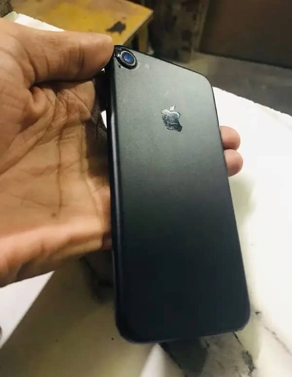 iphone 7    pta 256gb 3