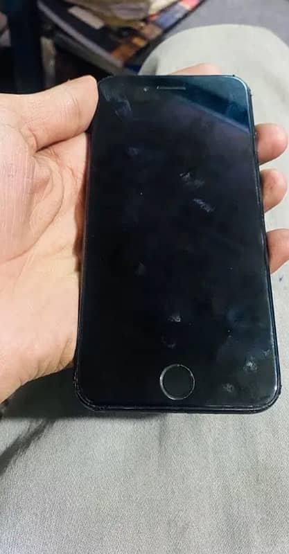 iphone 7    pta 256gb 4