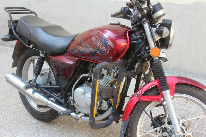 Suzuki GS 150 Se 1