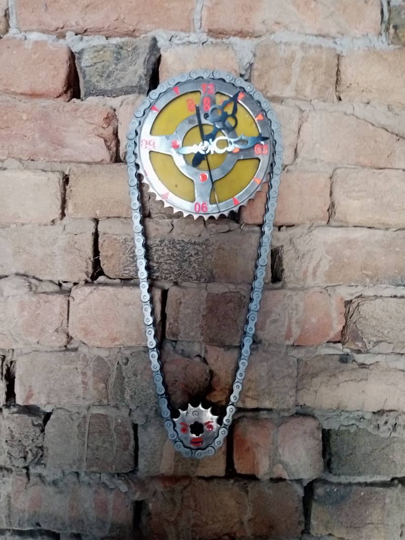 used old byck chain sprocket and convert into a beautiful wallclock 1