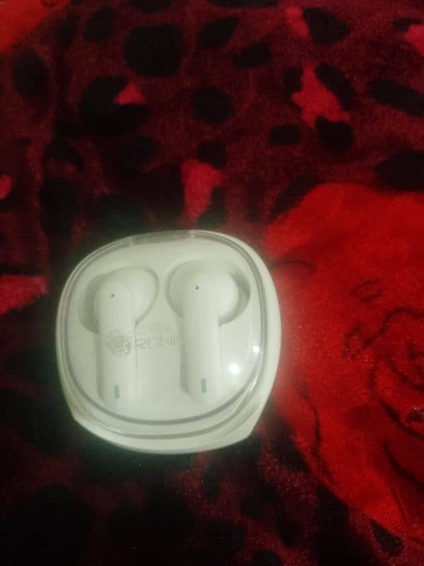 Brand new airbuds for sale 5500 0