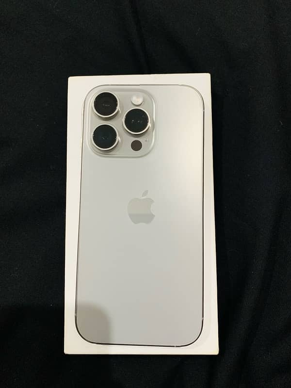 iphone 16 pro ( not pro max ) 1