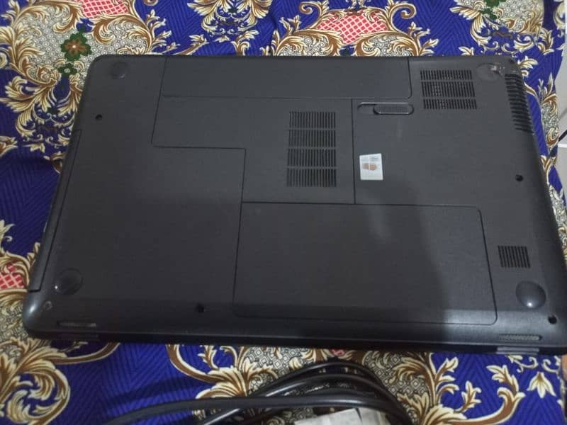 HP NOTEBOOK 2000 3