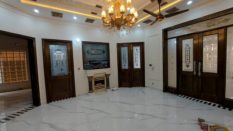 Beautiful House For Sale LDA Avenue Society Lahore 17