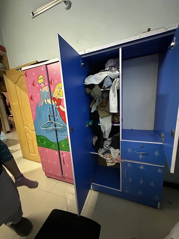 kids Used Almari wardrobe design furniture cupboard almira urgent sale 2