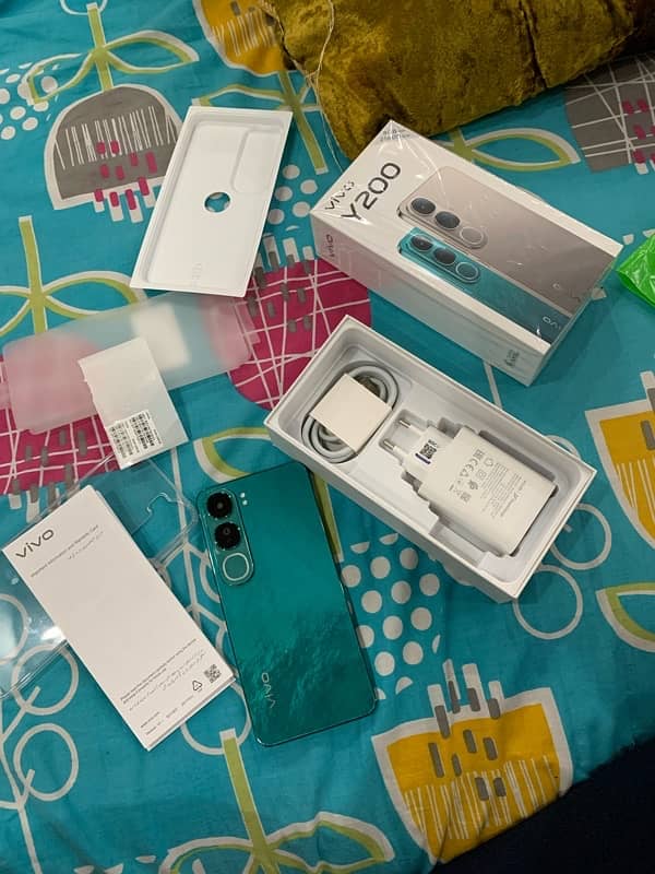 Vivo y200 8/256. box open just 10/10 condition. 2