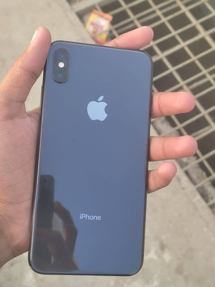 Apple iPhone XS Max 5