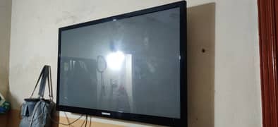 Samsung 45 inch  LCD and Android Box 4gb ram  rom