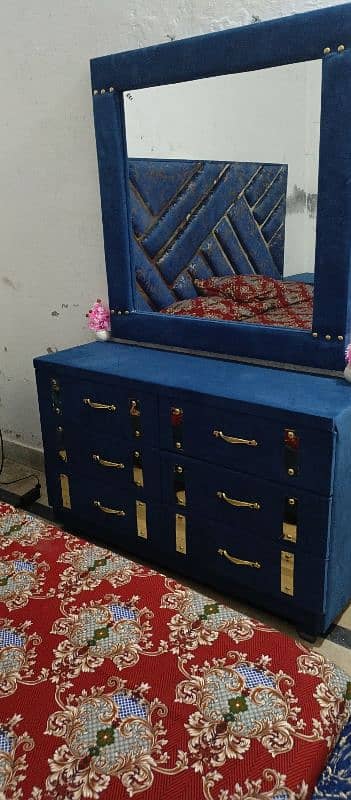 Bed, side table, Dressing 1