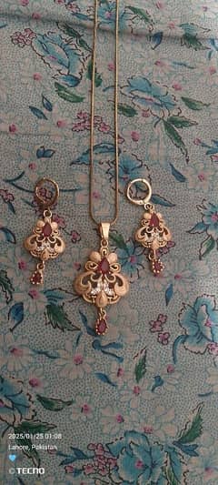 China Gold Plated Pendant And Earring