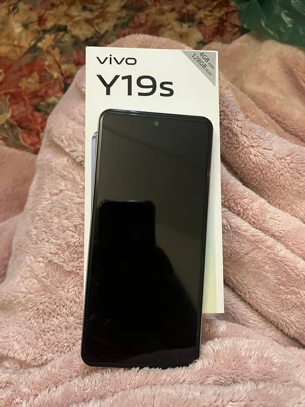 vivo y19 S 10 by 10 4 128 gb warranty available 10 month 1