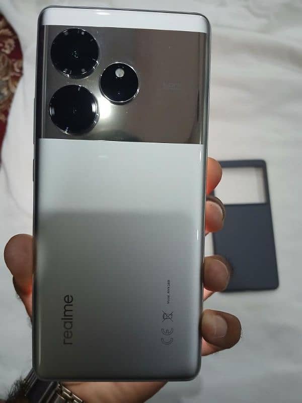 Realme GT 6 0