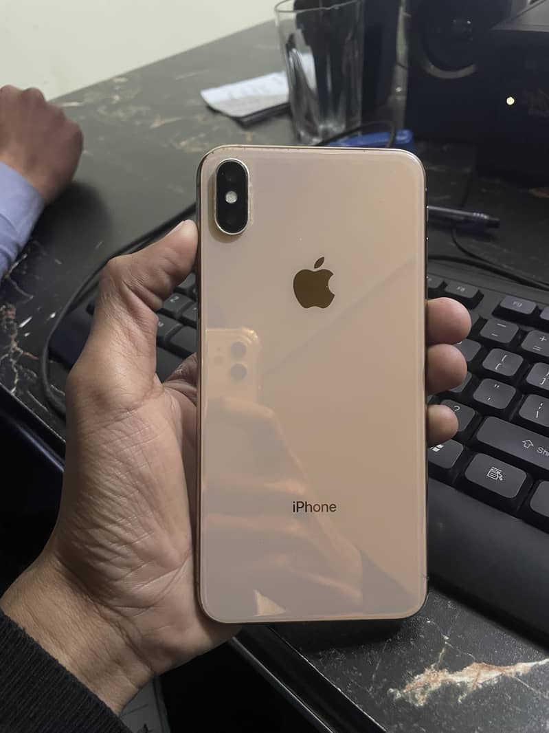 Apple iPhone XS Max 0