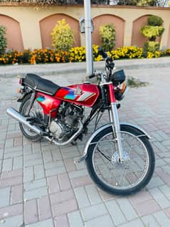 Honda 125 japanies Antique Model 1993 and same number 1993