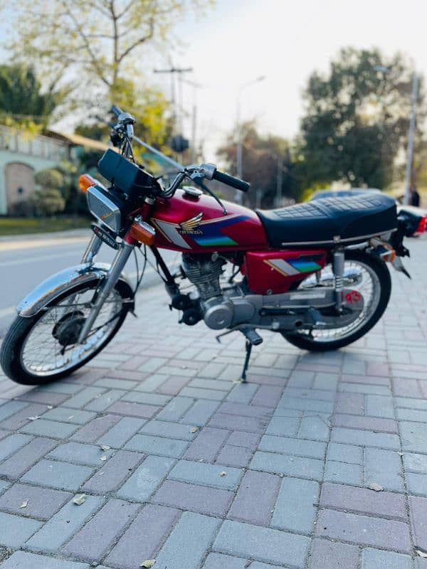 Honda 125 japanies Antique Model 1993 and same number 1993 7