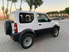 Suzuki Jimny 2011