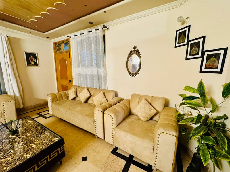 10 MARLA PORTION FOR RENT AT THE PRIME LOCATION OF JOHAR TOWN NEAR JALAL SONS AND EMPORIUM 17