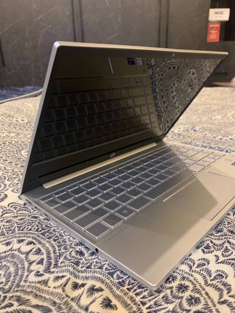 HP Pavilion 13, i7 11th Gen, 16GB Ram, 512 SSD, 4K Display 6