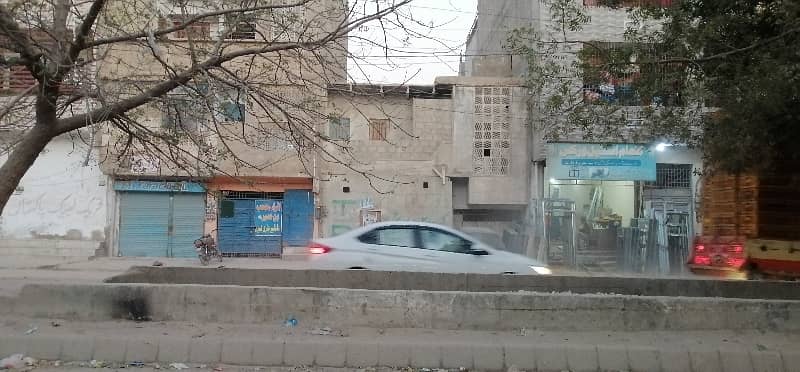 MAIN ROAD HOUSE FOR SALE DEMOLISH CONDITION 160 FEET ROAD FACING IDEAL LOCATION NORTH KARACHI SECTOR 5C/1 2