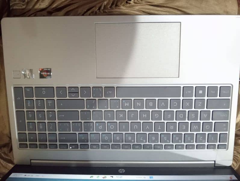 HP 15- fc 0017ca Laptop is for sale 1