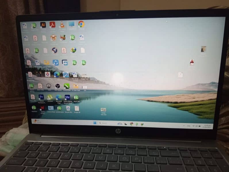 HP 15- fc 0017ca Laptop is for sale 3