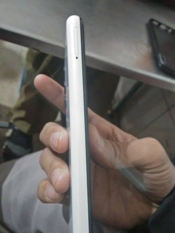 Samsung ao4 he 4  64 paik set or koi fault nhi he only phone with cnic 0