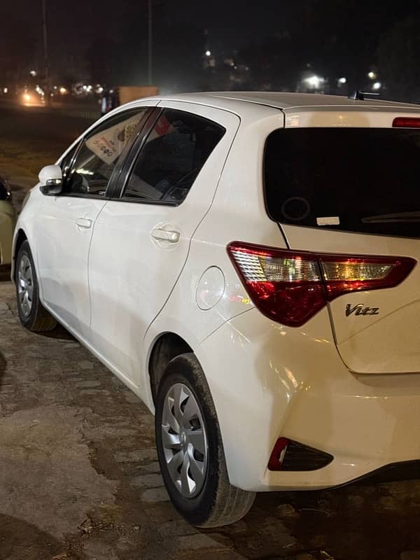 Toyota Vitz 2017 4