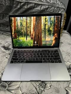 Macbook pro 2018 touch bar with box