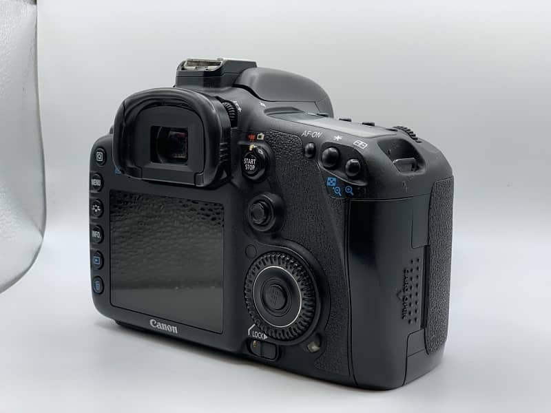 camera markit dslr camera ony 8000/= starting price 03212306356 12