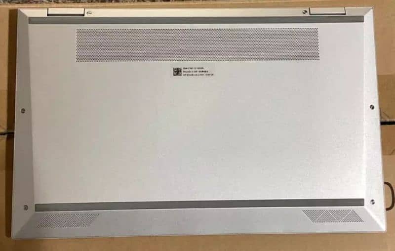 HP ELITEBOOK 1040 G8 INTEL Core i5 - 11th Gen vPro 5