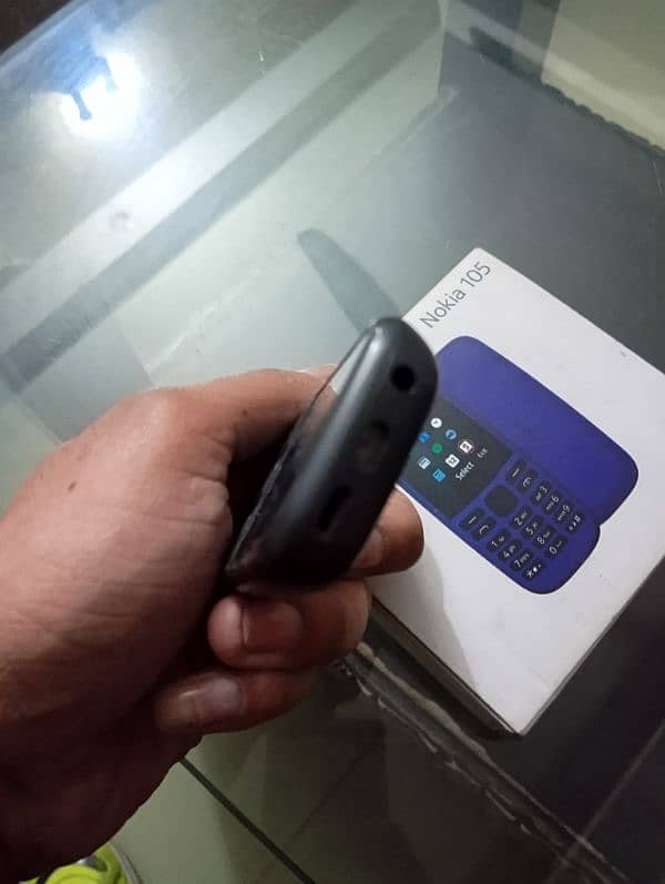 Nokia 105 keypad in good condition 4