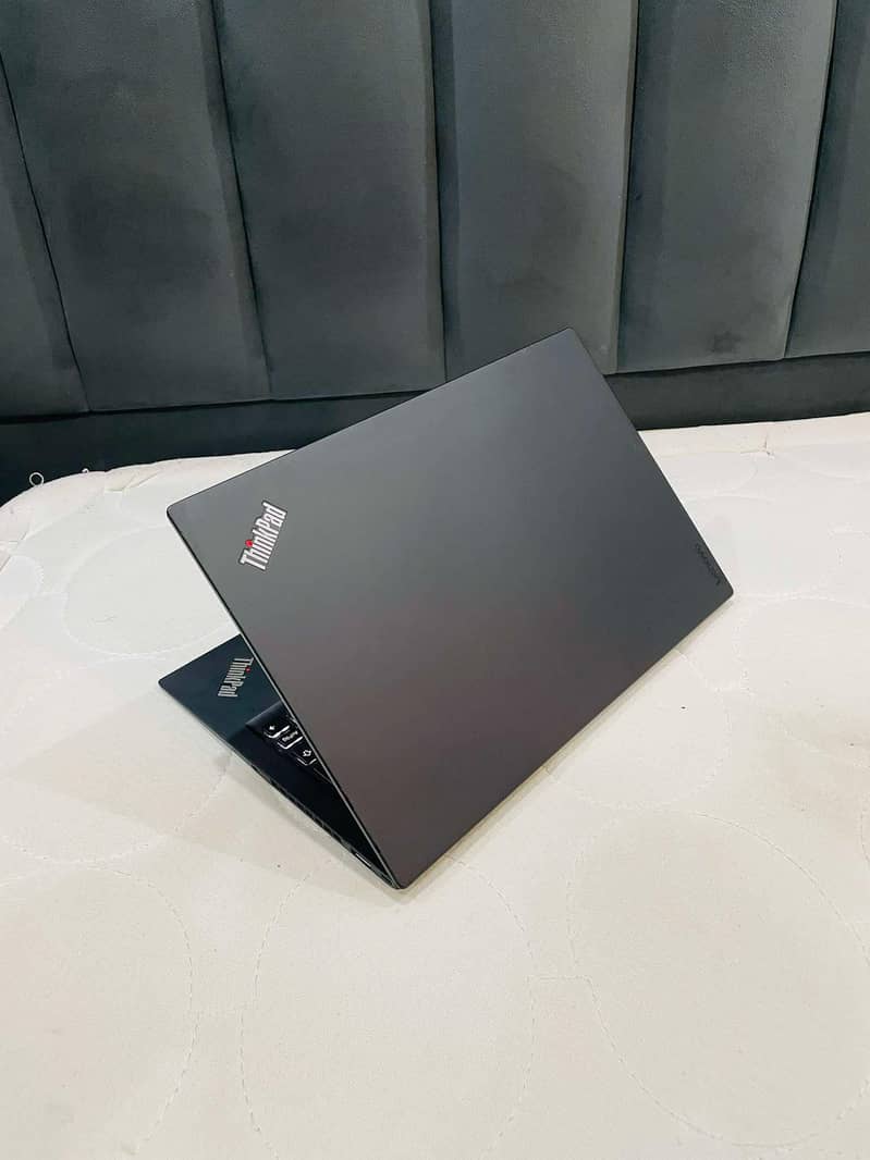 Lenovo X1 Carbon Core i7 6th Gen Very Slim & Hard Working Laptop. . 6