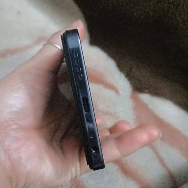 I m selling my mobile infinix  Hot 40 I. 6