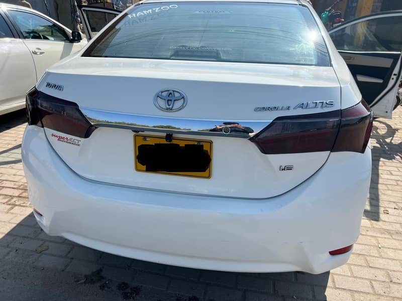 Toyota Corolla Altis 2015 1