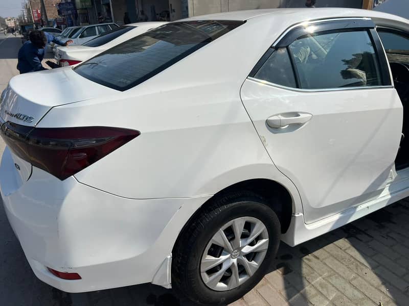 Toyota Corolla Altis 2015 5