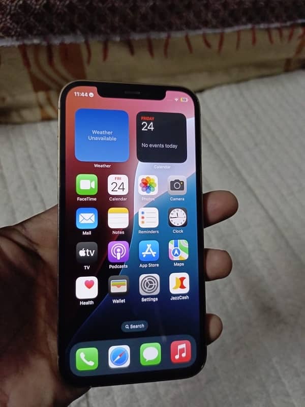 I phone 12 pro gold colour 256 gb brend new 3