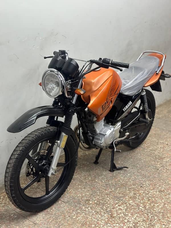 YAMAHA YBR125G JAPANESE MATT ORANGE 0