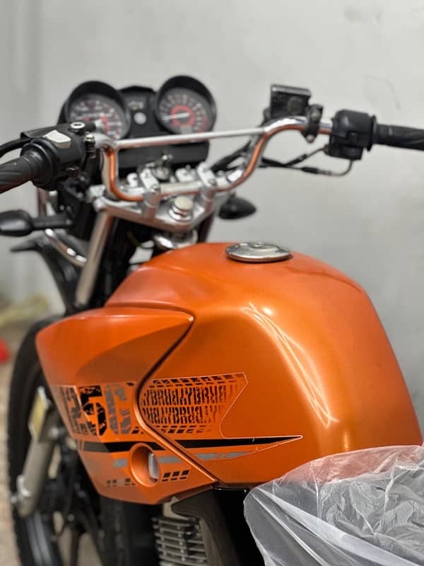 YAMAHA YBR125G JAPANESE MATT ORANGE 2