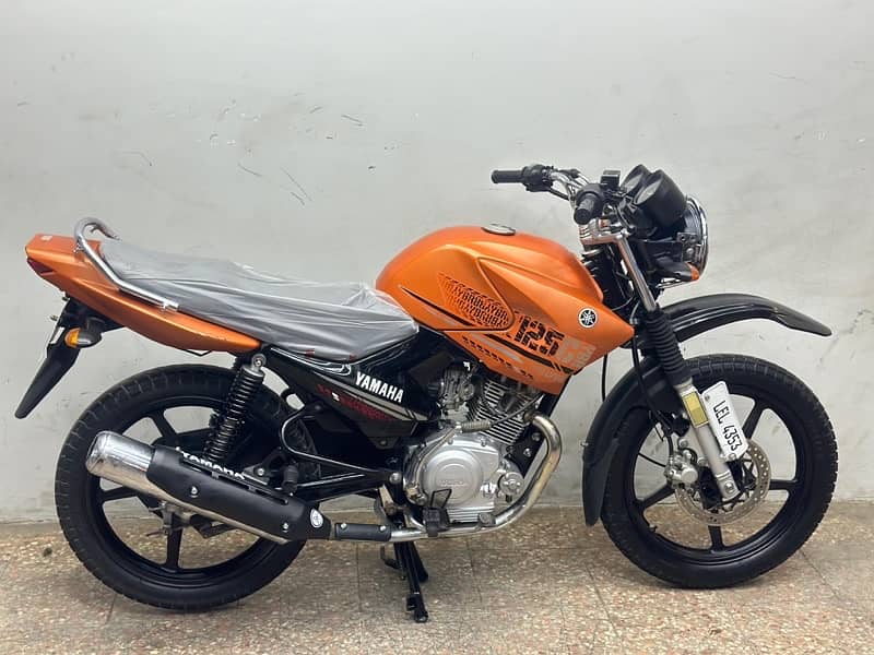 YAMAHA YBR125G JAPANESE MATT ORANGE 3