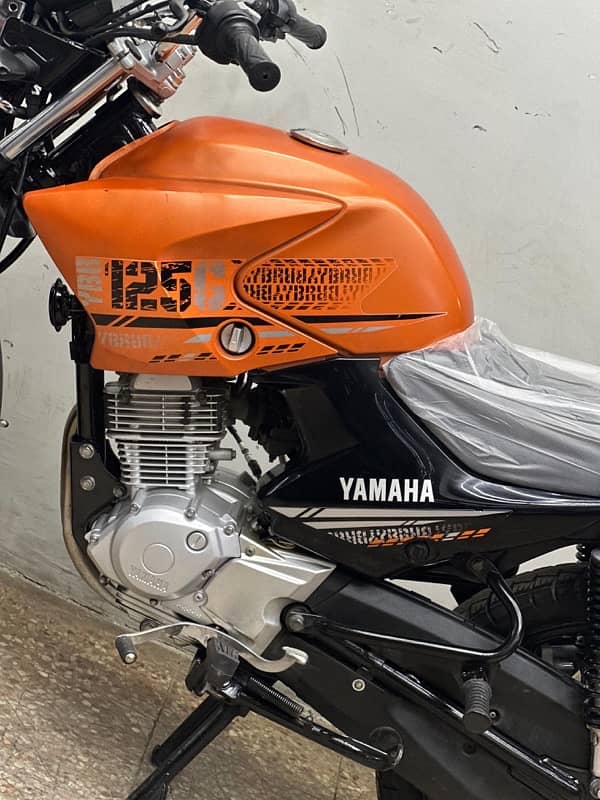 YAMAHA YBR125G JAPANESE MATT ORANGE 4