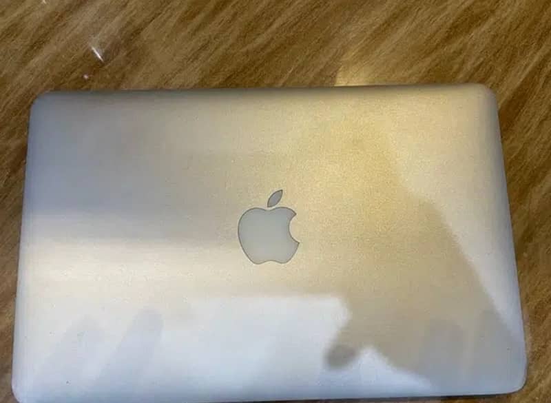 macbook 2012 good condition. 1