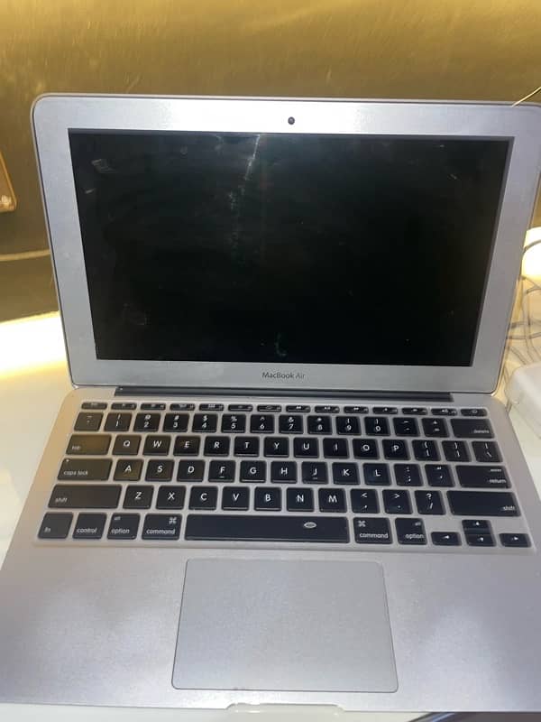 macbook 2012 good condition. 3