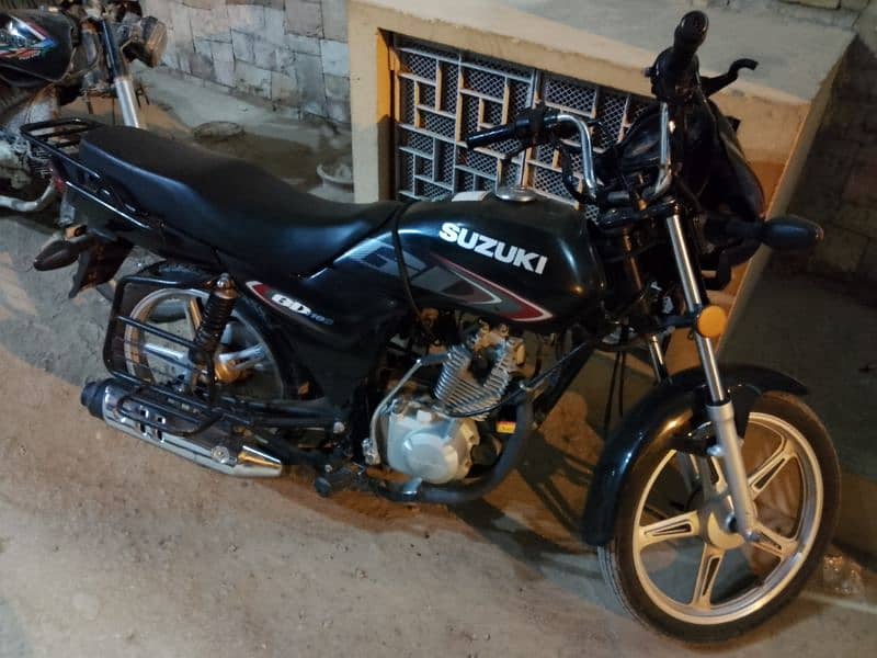 Suzuki GD 110S 4