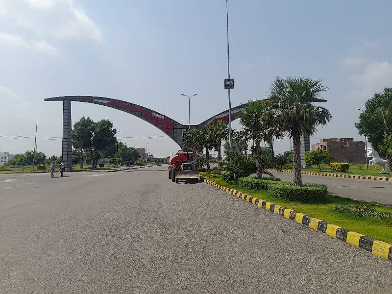 Investors Should sale This Prime Location Commercial Plot Located Ideally In Gujranwala Bypass 0