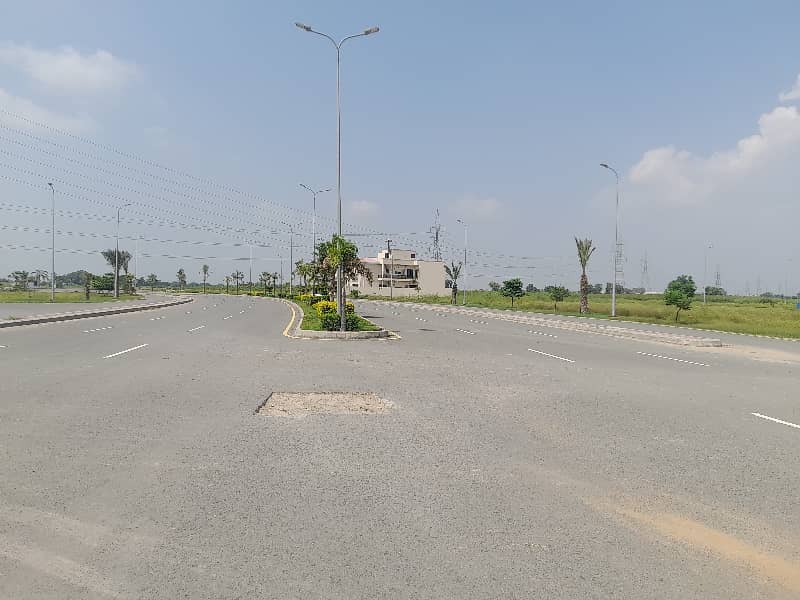 Investors Should sale This Prime Location Commercial Plot Located Ideally In Gujranwala Bypass 14